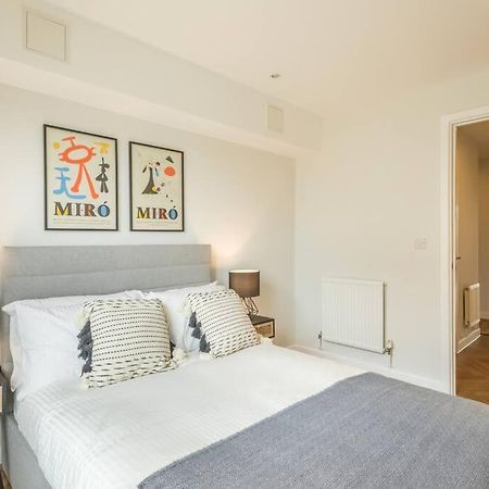 Executive 2Br Apartment Next To Station + Parking CBG Exterior foto