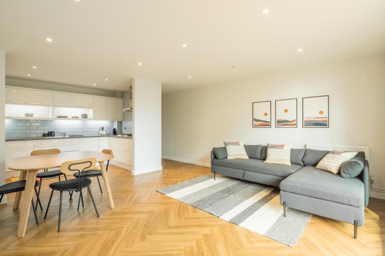 Executive 2Br Apartment Next To Station + Parking CBG Exterior foto