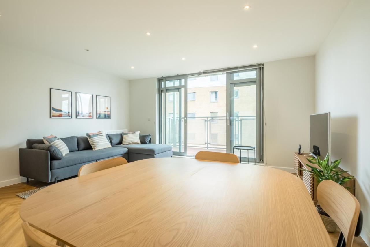 Executive 2Br Apartment Next To Station + Parking CBG Exterior foto