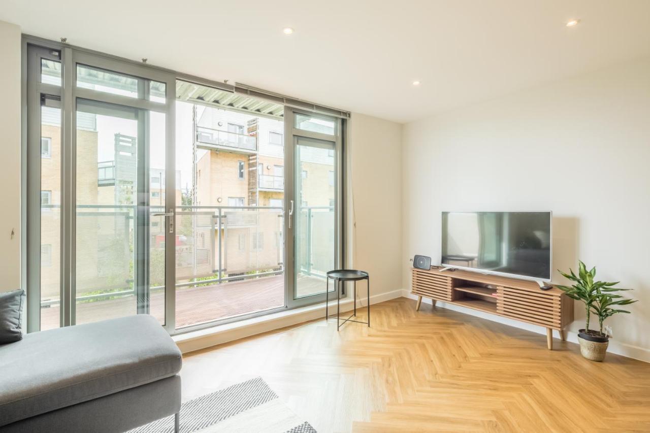 Executive 2Br Apartment Next To Station + Parking CBG Exterior foto