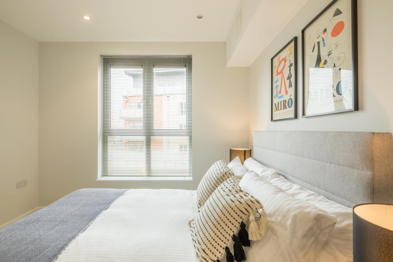 Executive 2Br Apartment Next To Station + Parking CBG Exterior foto