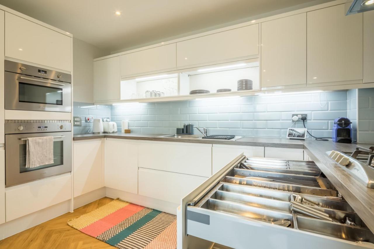 Executive 2Br Apartment Next To Station + Parking CBG Exterior foto