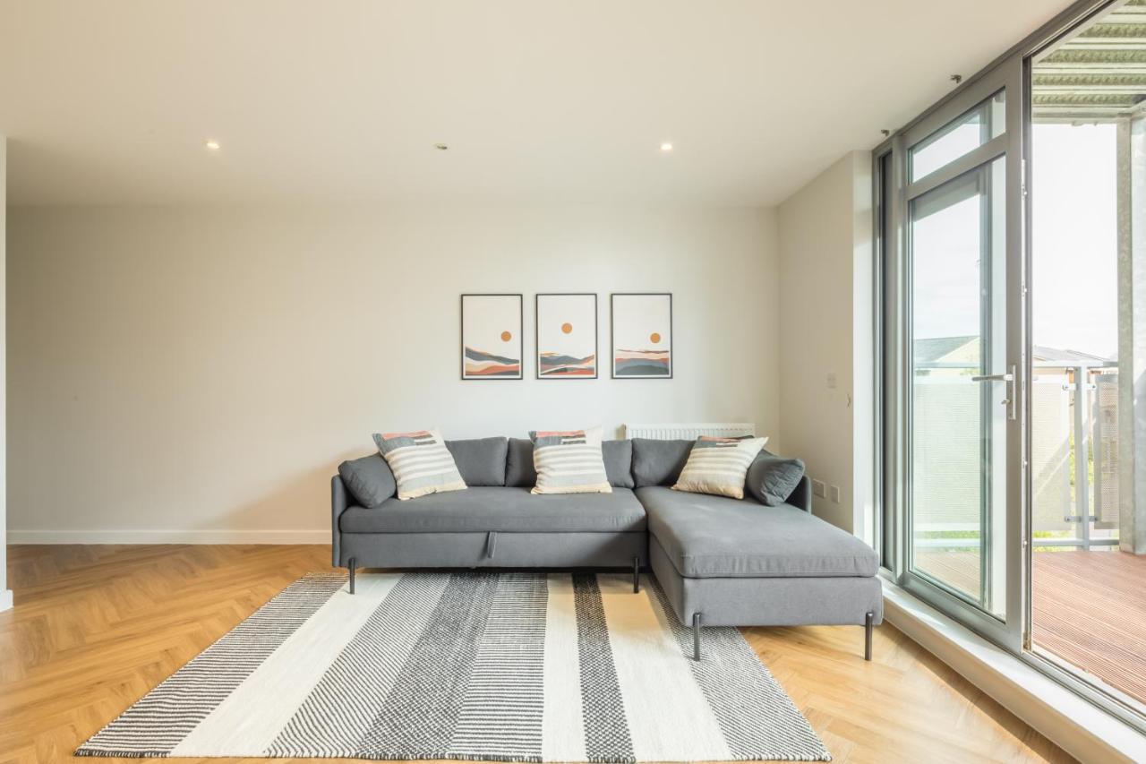 Executive 2Br Apartment Next To Station + Parking CBG Exterior foto